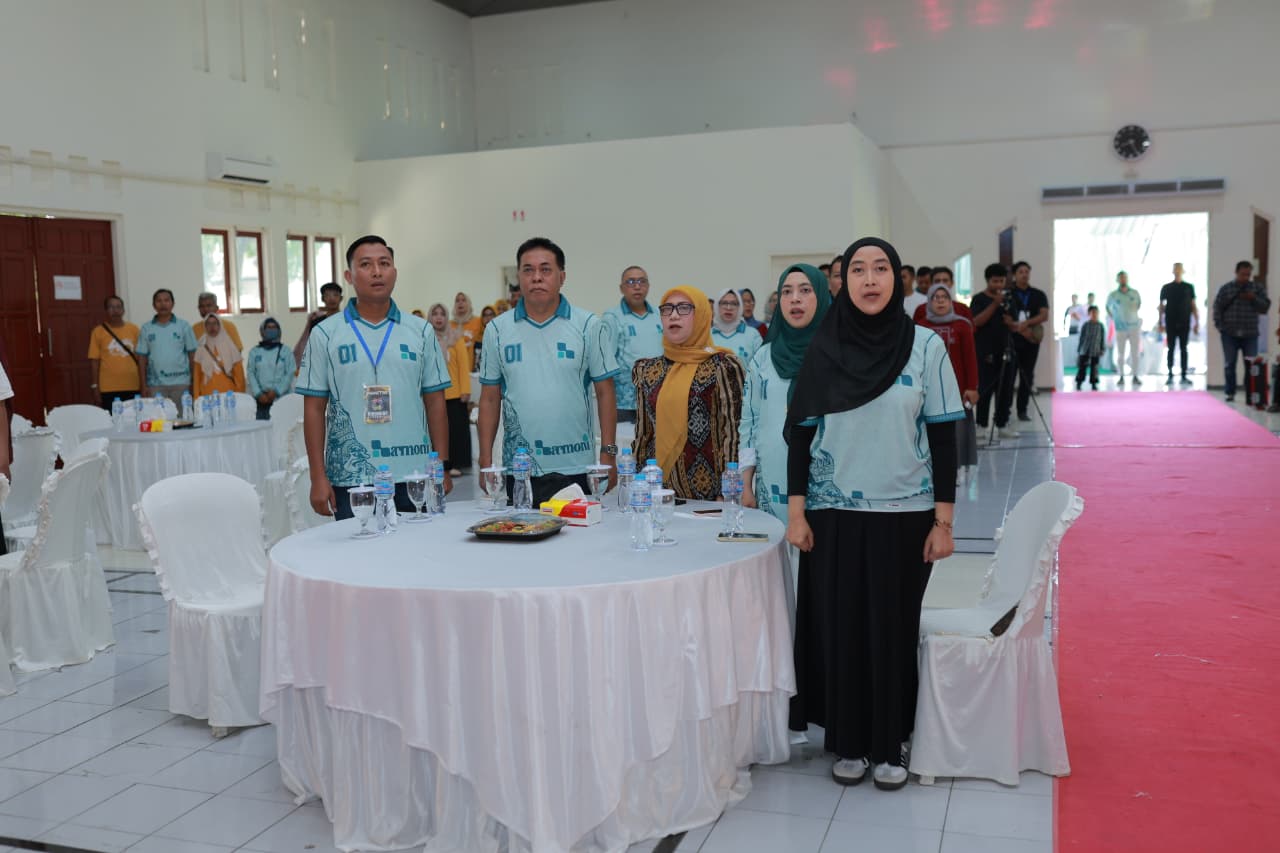 MEMGIKUTI: Sejumlah Alumni saat menghadiri Harmoni Ikasmada Bondowoso