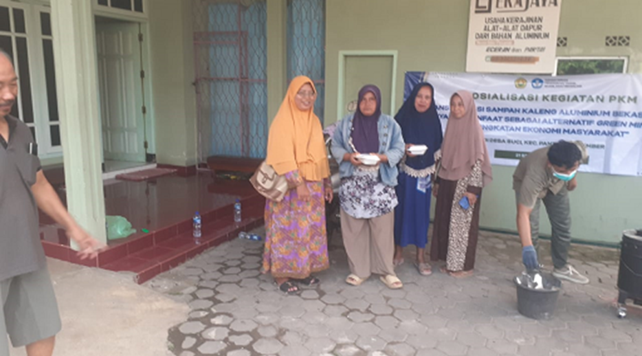 Gambar Sosialisasi Kompor Pelebur berbahan bakar Oli Bekas