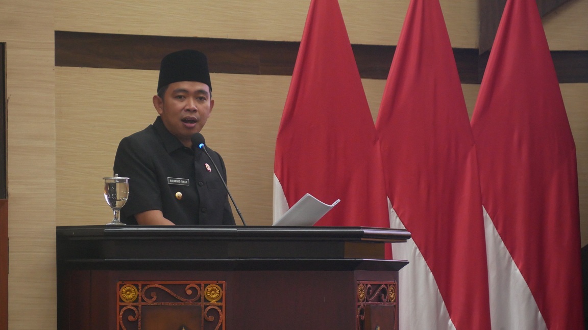 &ldquo;Kami akan segera lakukan open bidding, karena ada pejabat yang purna dan banyak eselon III yang punya kemampuan, sehingga kinerja dan anggaran bisa lebih optimal.&rdquo; MUHAMMAD FAWAIT, Bupati Jember.