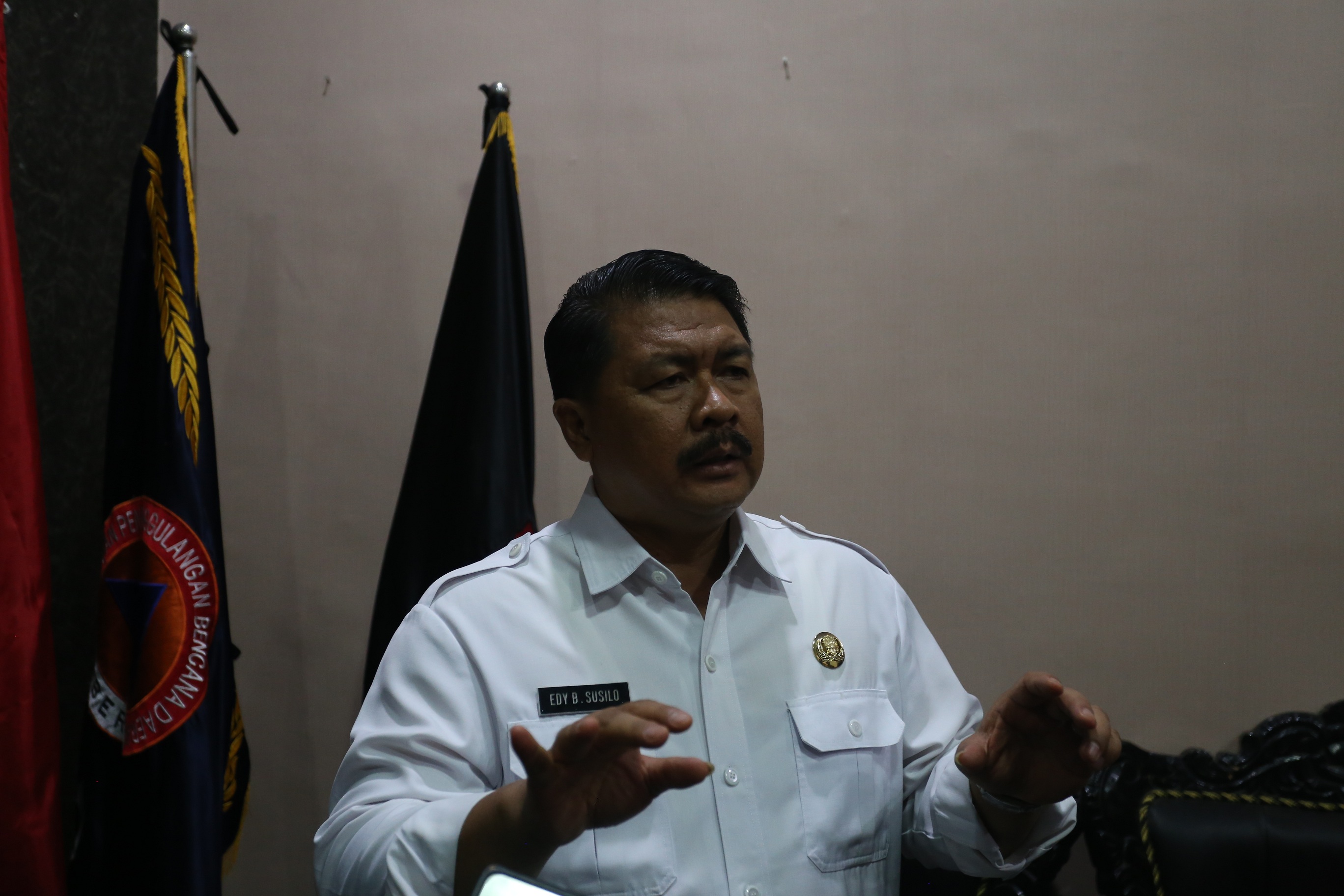&ldquo;Di sebagian yang tanahnya ledok (lebih rendah, Red) itu terendam sampai di atas semeter. Total ada 76 KK yang terdampak.&rdquo; EDY BUDI SUSILO, Kepala BPBD Jember.