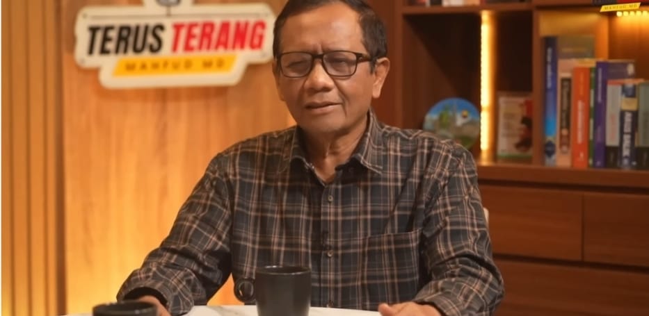 Mahfud MD menyoroti laporan polisi yang ditujukan pada Pandji Pragiwaksono. (YouTube/Mahfud MD)
