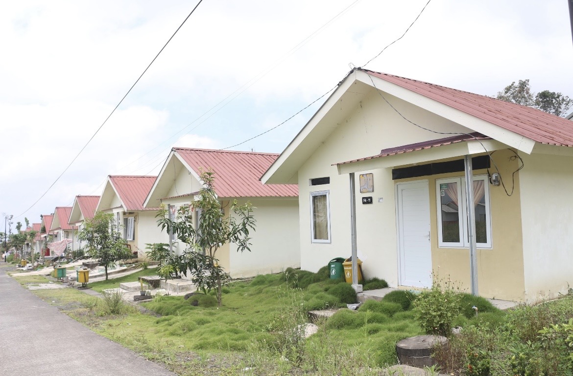 TERDAMPAK: Beberapa kecamatan di lereng Gunung Semeru terdampak hujan abu.(ADE APRYANIS/RAME)