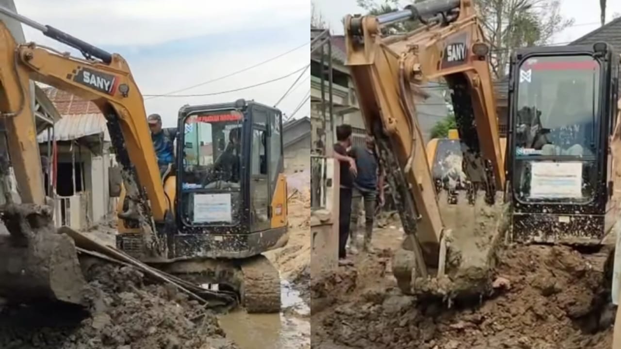 Upaya warga Aceh bersihkan lumpur yang masih banyak menutupi area pemukiman.(Instagram/bayugawtama)
