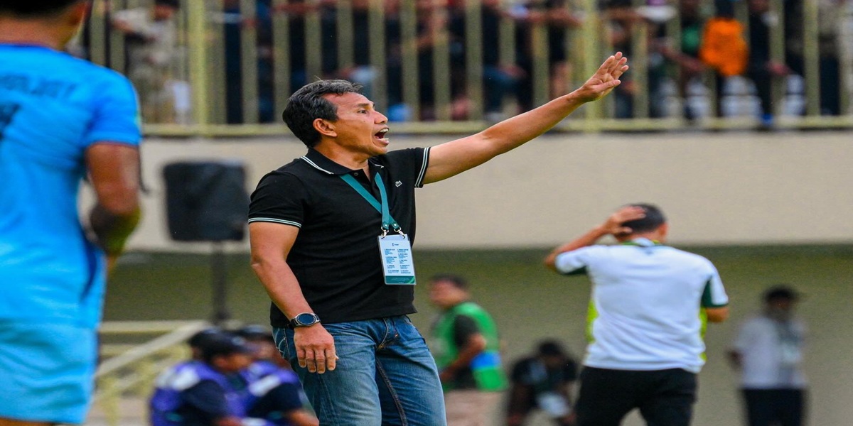 Pelatih Persela Lamogan Bima Sakti