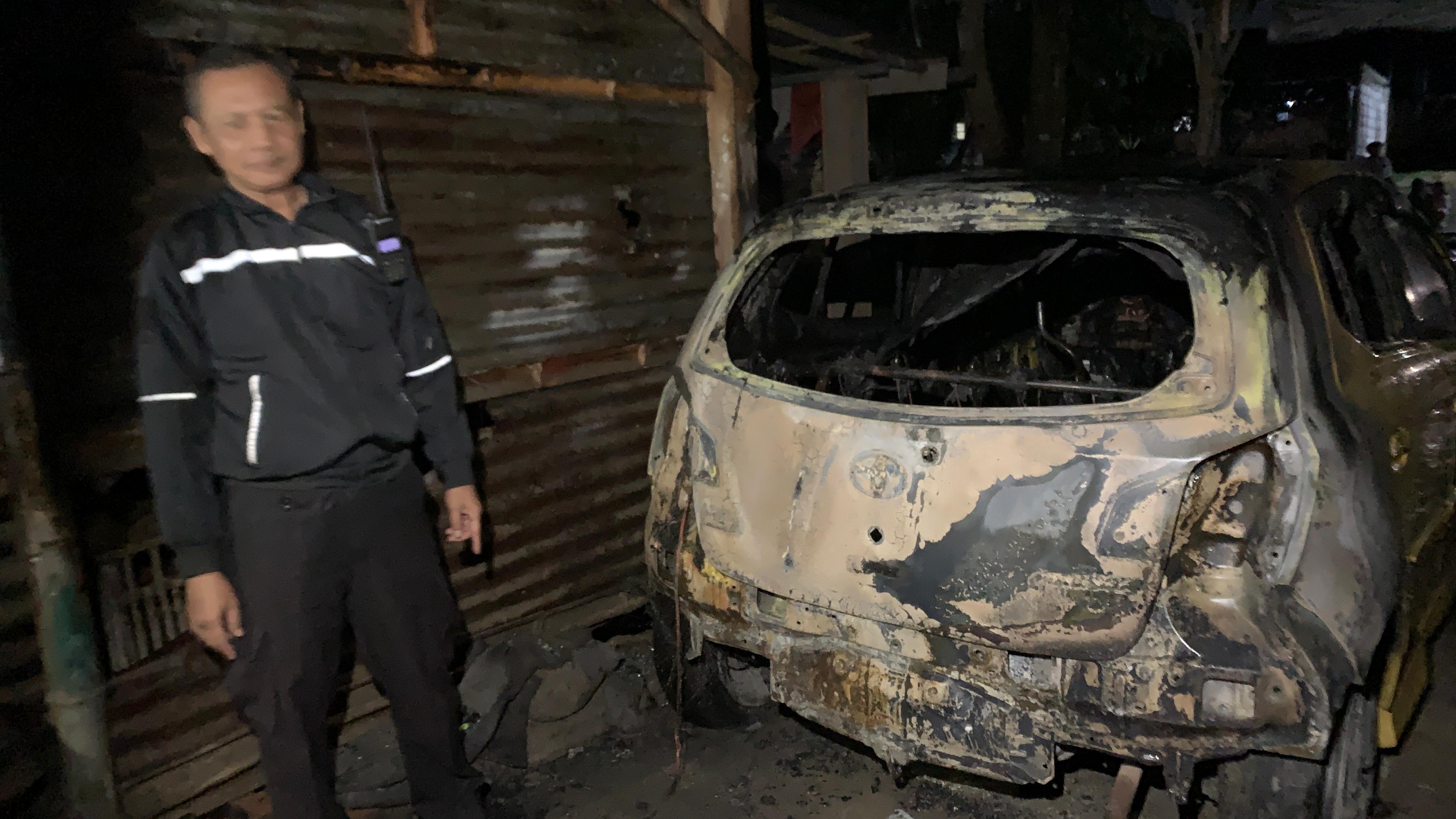 Diduga Akibat Korsleting Listrik, Bengkel Cat Mobil di Bondowoso dilalap Si Jago Merah
