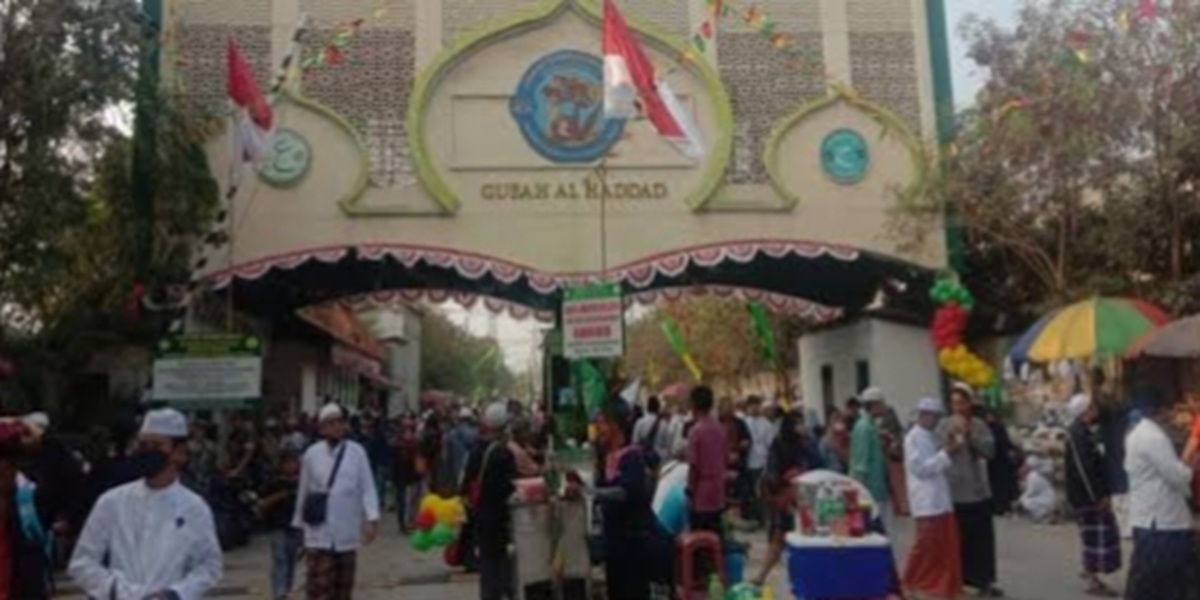 Suasana Haul Mbah Priok - Sumber foto: Media budaya Indonesia