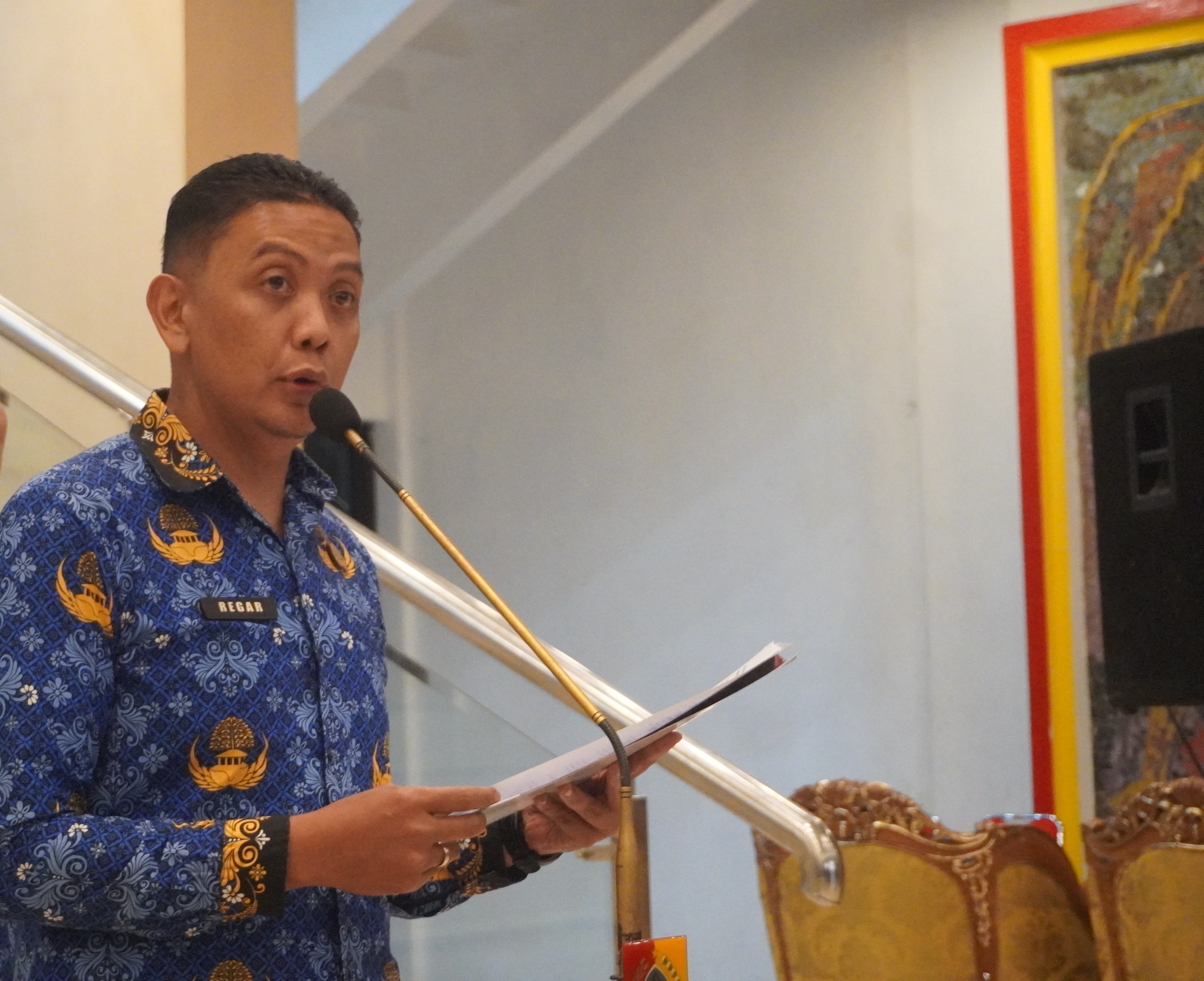 "Ke depan, kami akan terus mendorong inovasi digital agar layanan informasi publik semakin cepat dan menjangkau seluruh lapisan masyarakat." REGAR JEANE DEALEN NANGKA, Kepala Diskominfo Jember