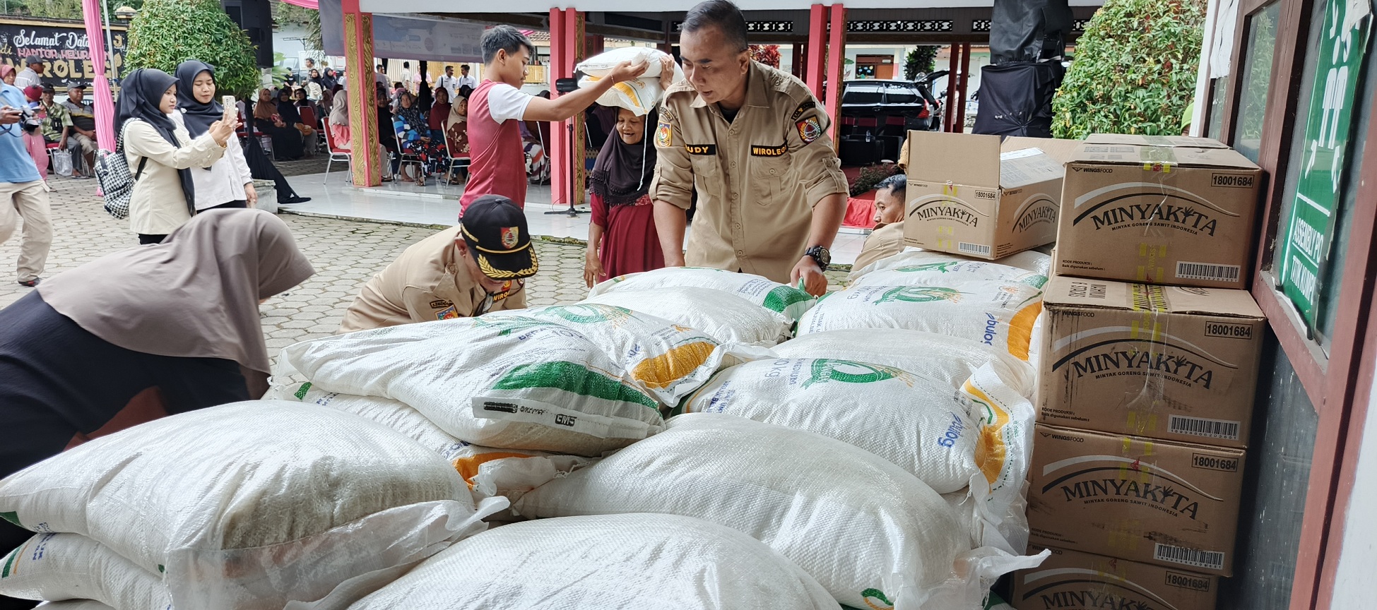 LOKALAN: Stok beras di Kabupaten Jember saat ini didominasi produk lokal, tanpa produk impor. Serapan langsung petani Jember pada tahun 2025 pun menunjukkan progres positif.