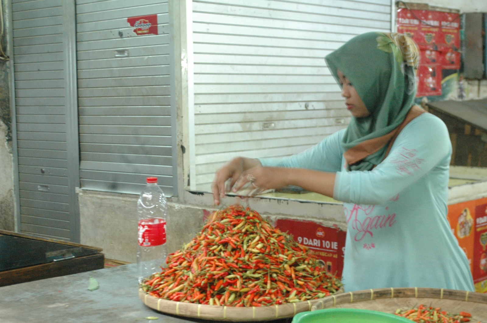 NAIK-TURUN: Harga cabai di pasaran masih fluktuatif. 