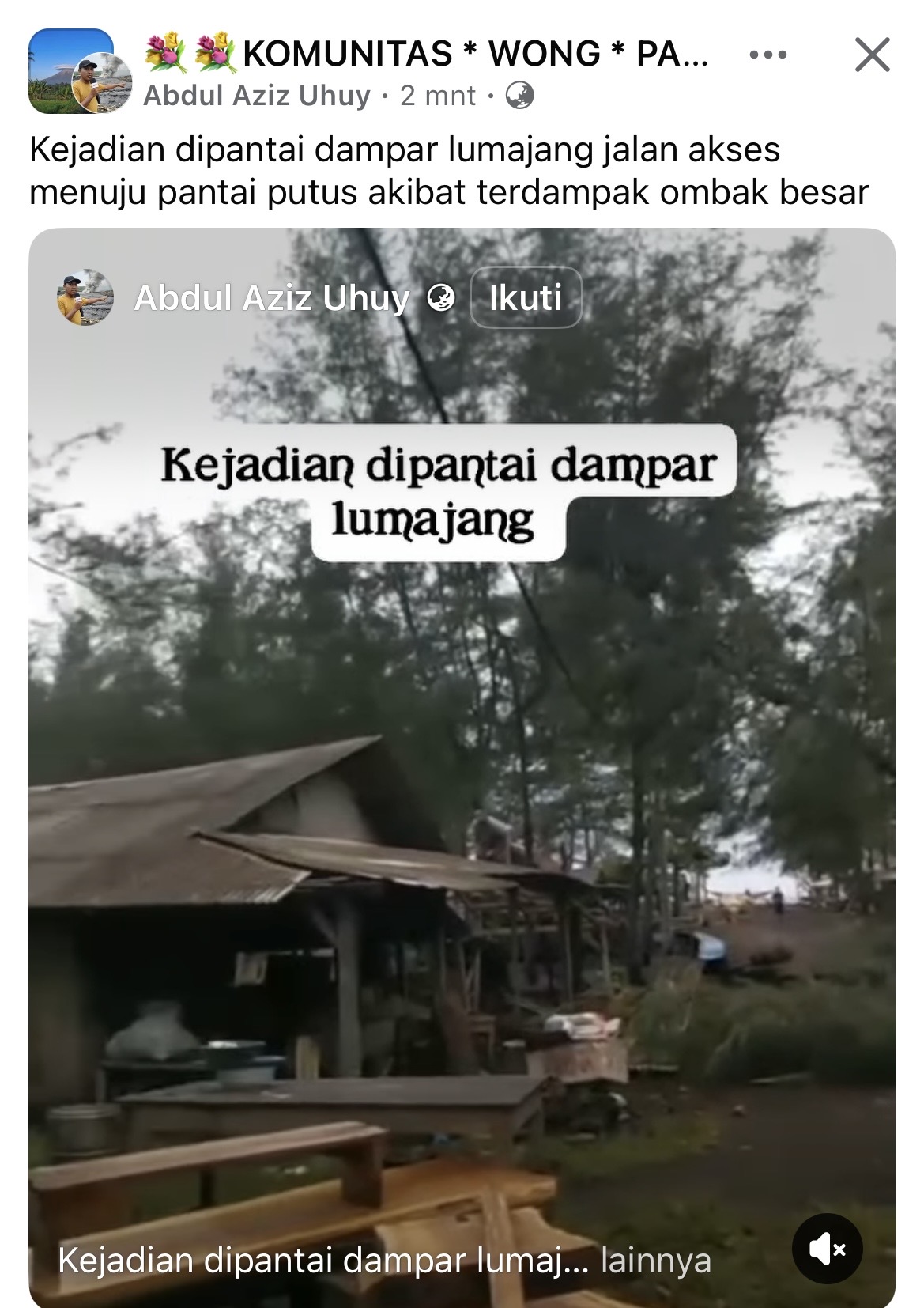 Kondisi warung di pesisir Lumajang dihantam ombak besar, kemarin.