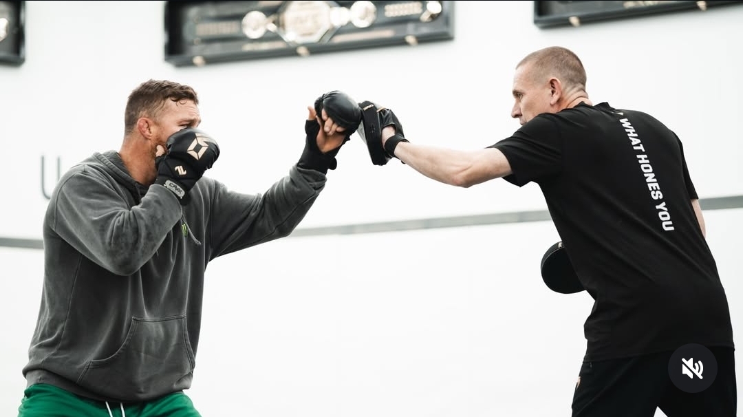 BERLATIH: momen sang juara interim Justin Gathje saat lakukan sesi latihan (ig:justingaethje