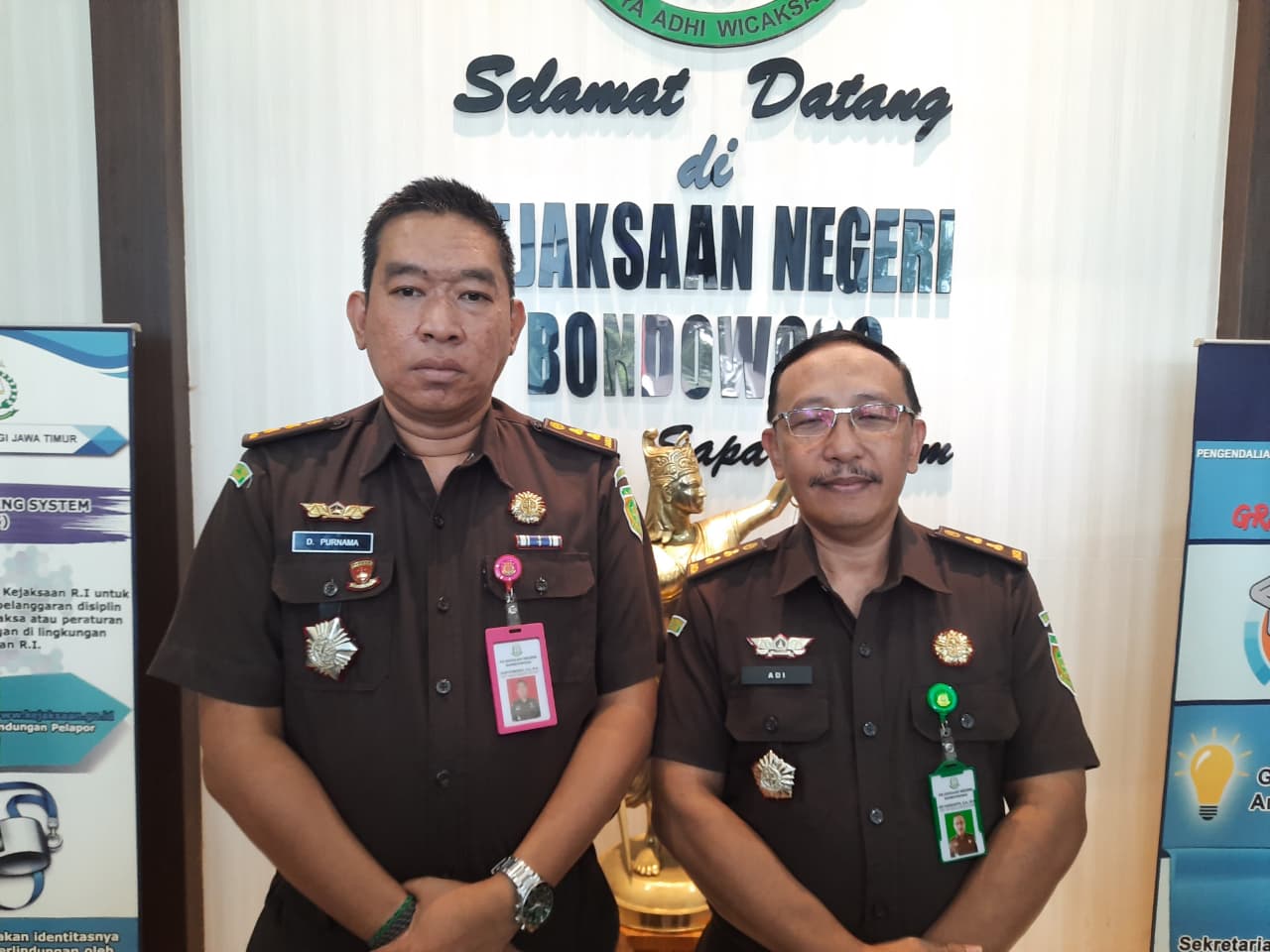 MENGUNGKAP: Kasi Pidsus (kiri) Dian Purnama dan Kasi Intel, Adi Harsanto saat memberikan penjelasan kepada awak media (FAQIH/RJ)