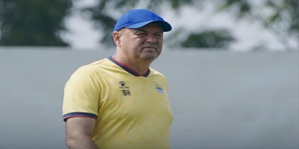 Bojan Hodak pelatih Persib Bandung