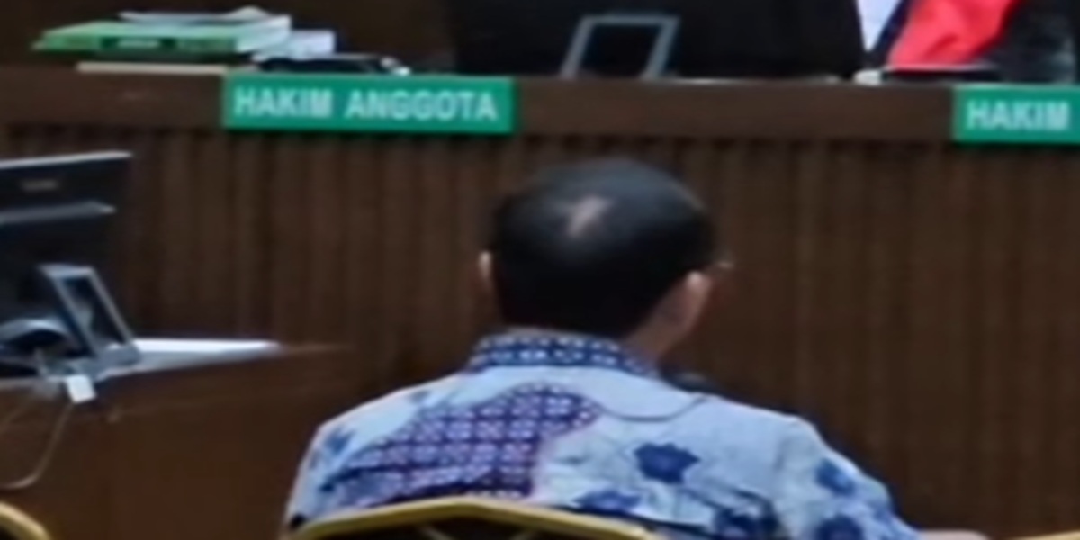 Ahok ketika usai memberikan keterangan di Sidang Tipikor