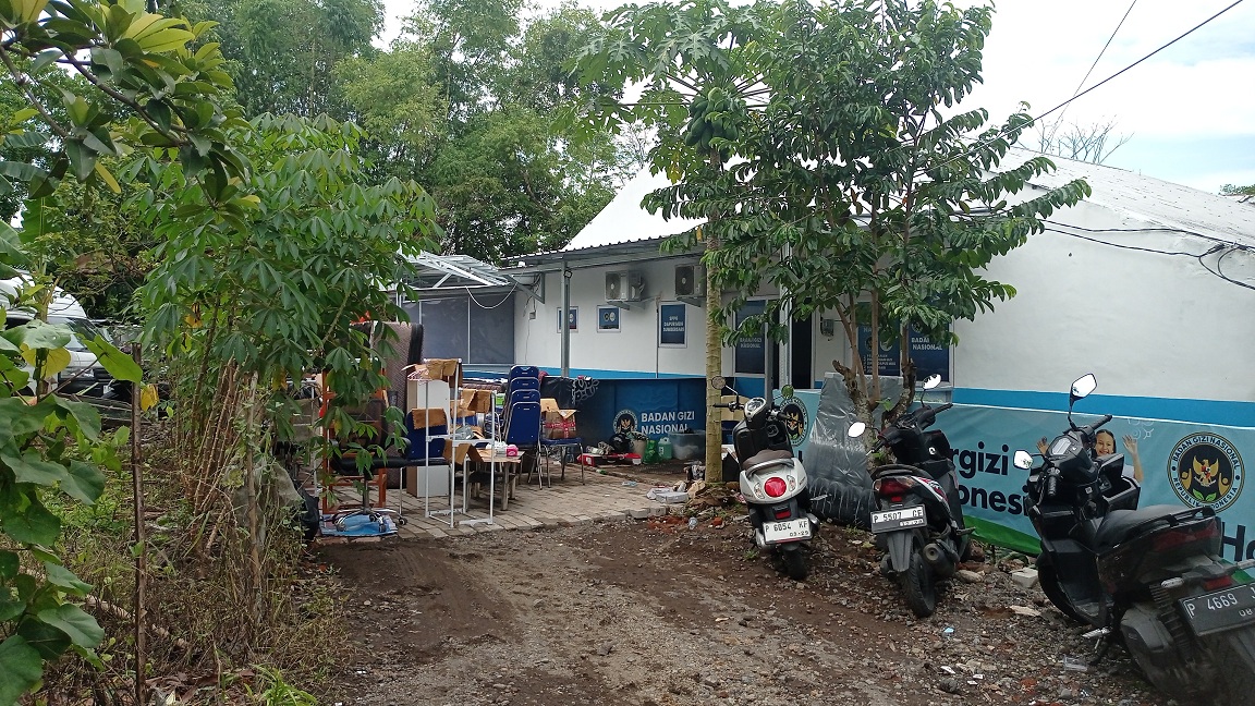 SUDAH SURUT: Dapur MBG di Jalan Semeru terpaksa berhenti sementara, karena melakukan pembersihan pasca terkena banjir.