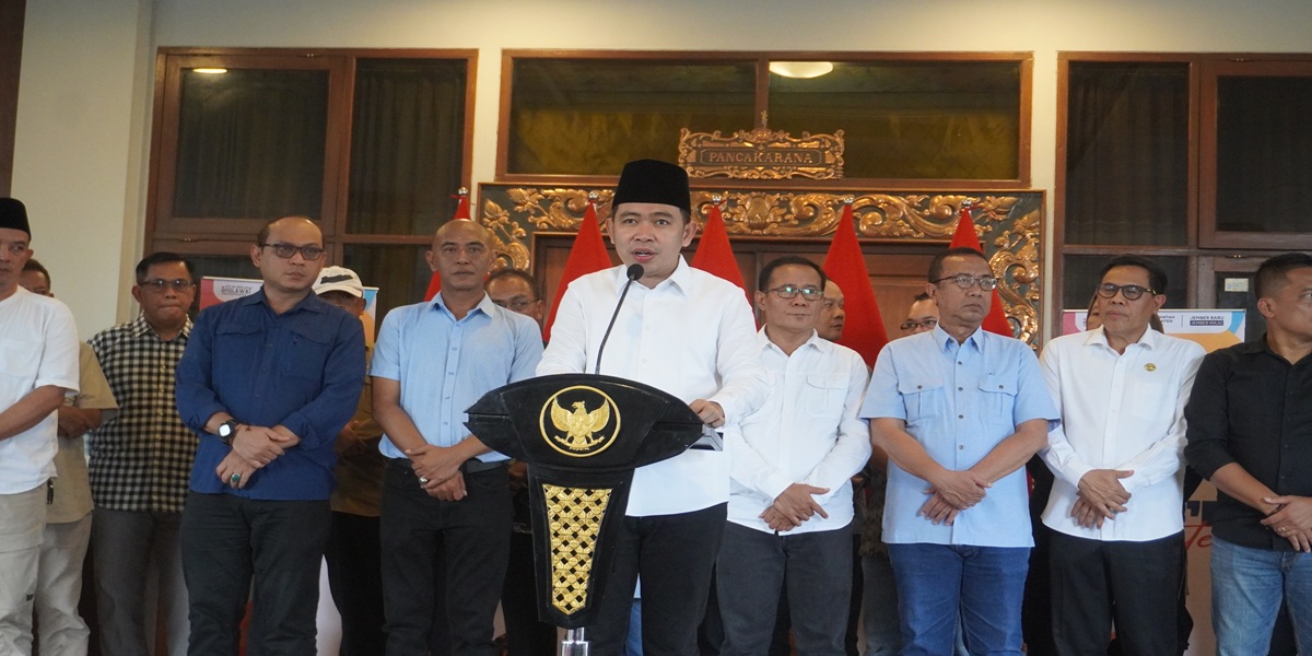 BERI ULTIMATUM: Bupati Fawait saat menyinggung perihal developer nakal yang membangun perumahan di bantaran sungai, saat kesempatan Pro Guse Update, di Pendapa Wahyawibawagraha, (31/01)