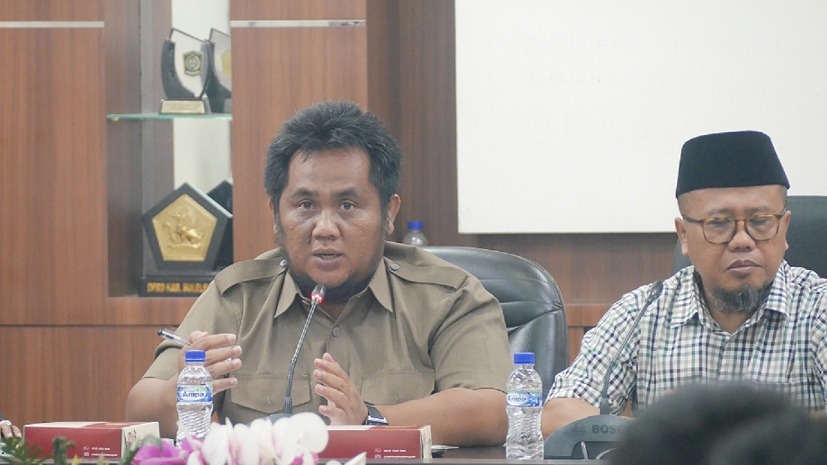 &ldquo;Minimal relokasi jangka pendek harus segera dicarikan solusi. Karena di lokasi lokasi itu langganan banjir.&rdquo; BUDI WICAKSONO, Ketua Komisi A DPRD Jember.