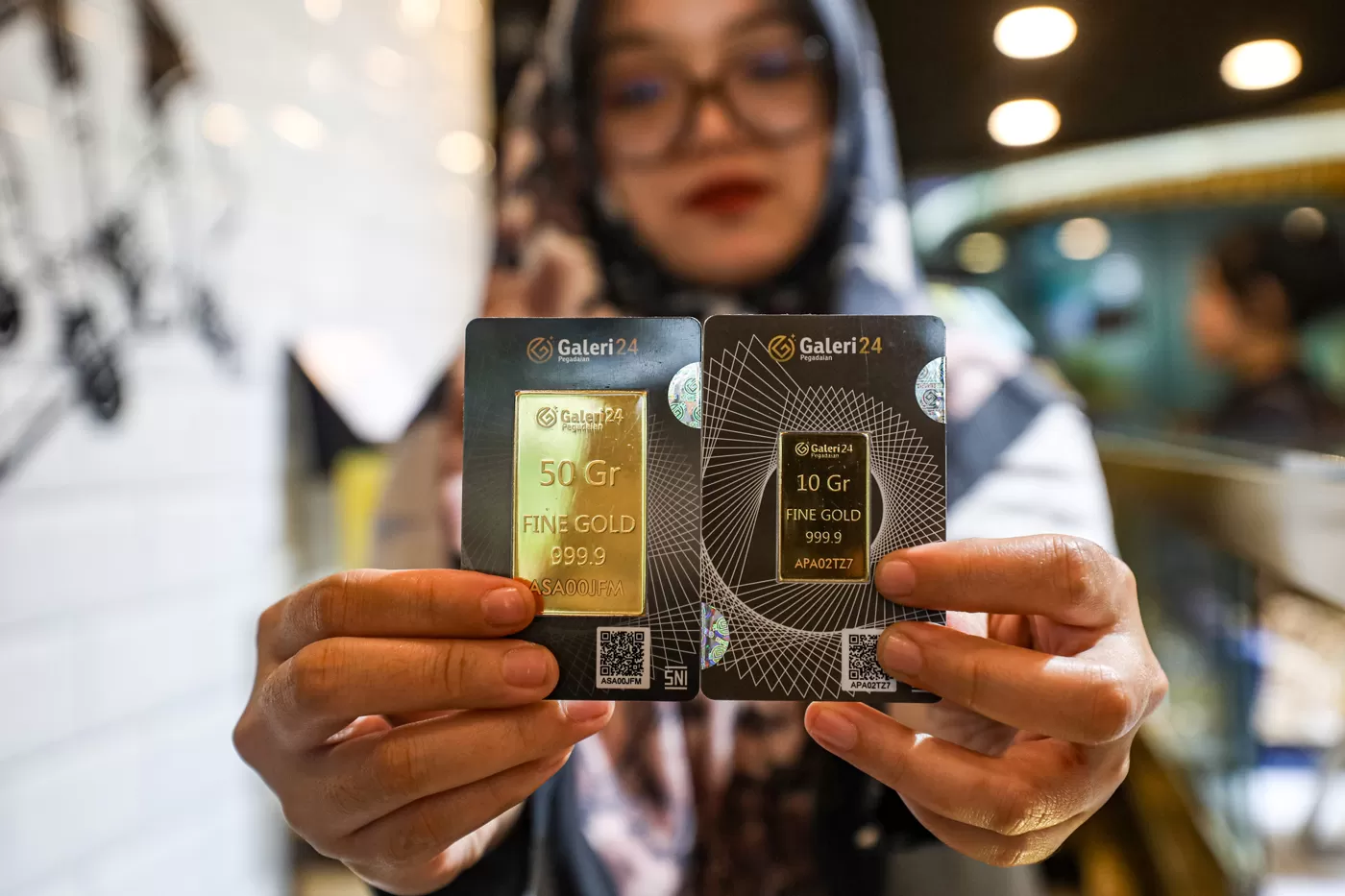 Harga emas di Pegadaian. (Salman Toyibi/Jawa Pos)