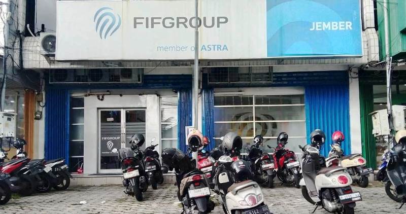 Kantor cabang FIFGROUP Jember yang beralamat di Jl Diponegoro No. 10, Tembaan, Kepatihan, Kecamatan Kaliwates, Kabupaten Jember, Jawa Timur. (NUR HARIRI/RADAR JEMBER)