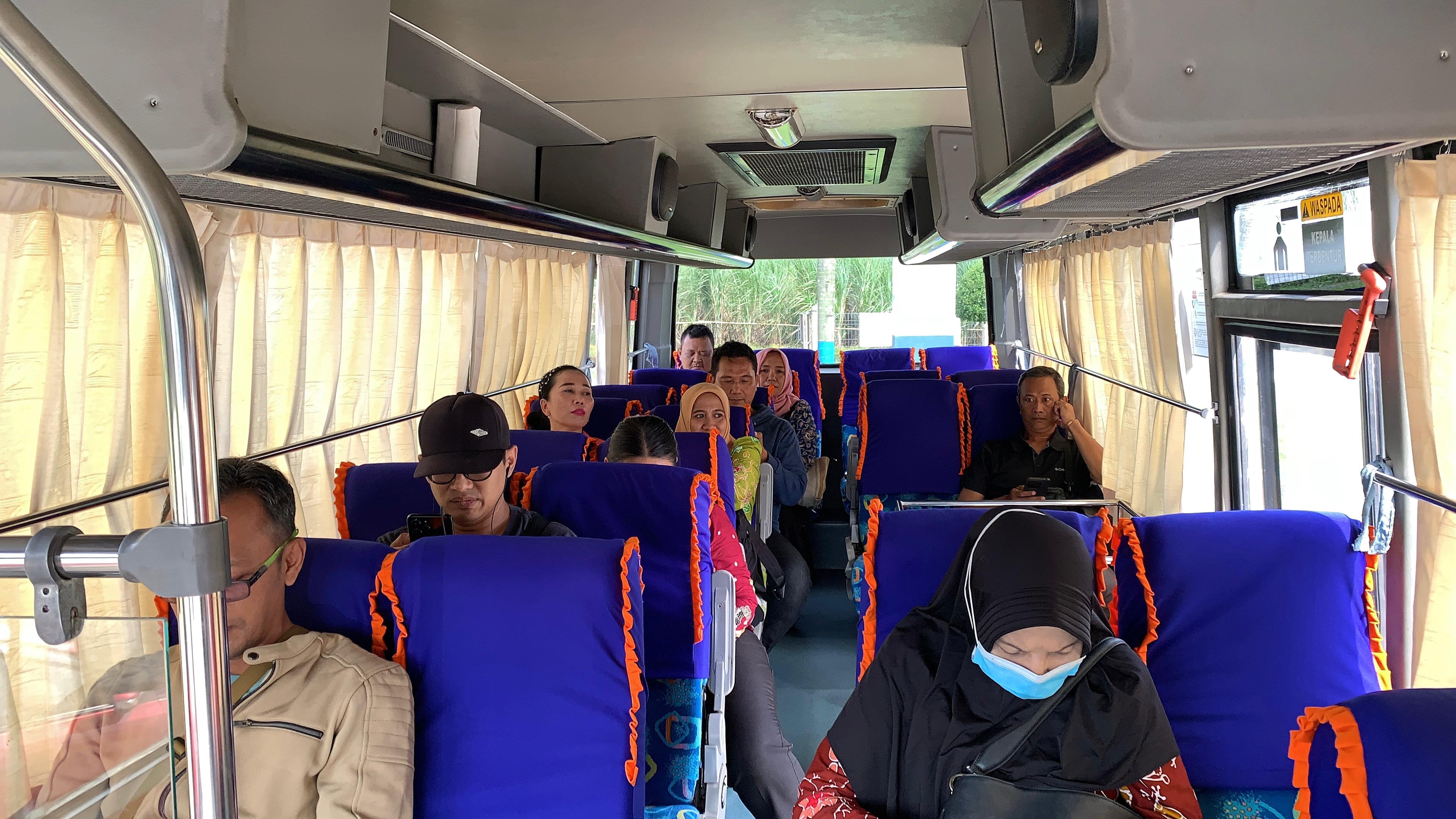 Layanan shuttle bus gratis dari dan menuju Bandara Notohadinegoro. (Dok. Dishub Jember)