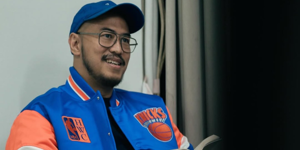 Menyoroti pernyataan komika, Pandji Pragiwaksono saat mendatangi kantor Polda Metro Jaya, Jakarta, pada Jumat, 6 Februari 2026. (Instagram.com/@pandji.pragiwaksono)