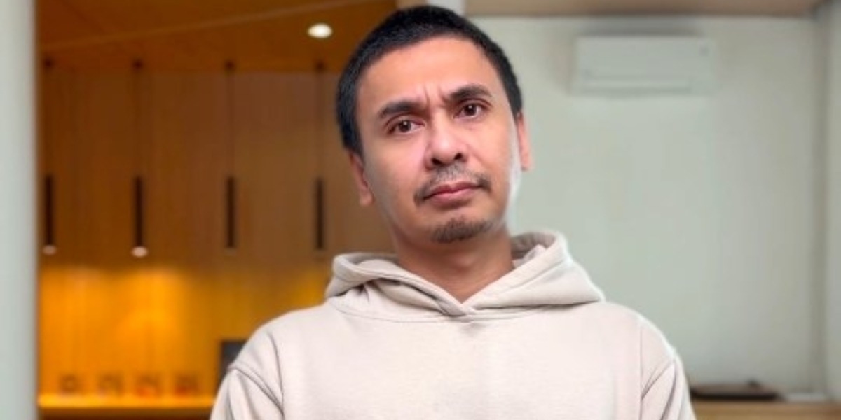 Mengintip penuturan komika, Raditya Dika yang mengungkapkan cara uniknya saat menyajikan konten. (Instagram.com/@raditya_dika)