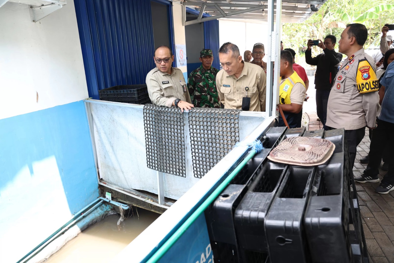 CEK LOKASI: Satgas MBG Kabupaten Jember turun langsung melakukan inspeksi ke SPPG di Kecamatan Sumbersari.