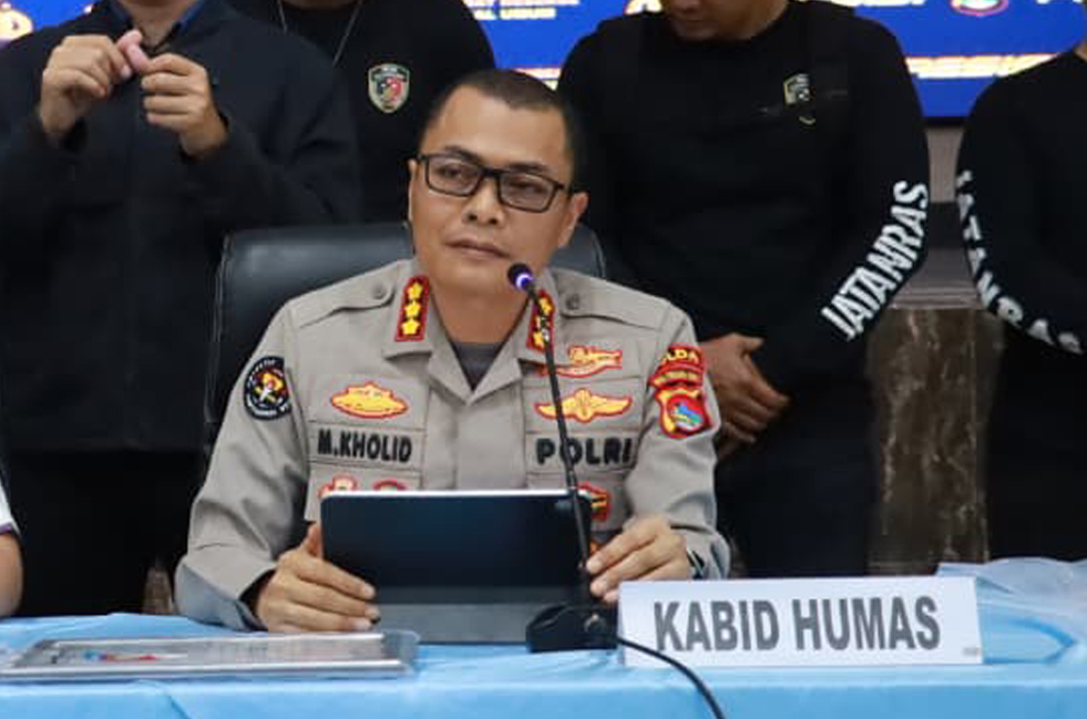 Kepala Bidang Humas Polda NTB, Kombes Pol. Muhammad Kholid, mengonfirmasi bahwa perwira yang seharusnya memburu pengedar itu kini justru sedang sibuk menjawab pertanyaan penyidik. (Dok. Polda NTB)