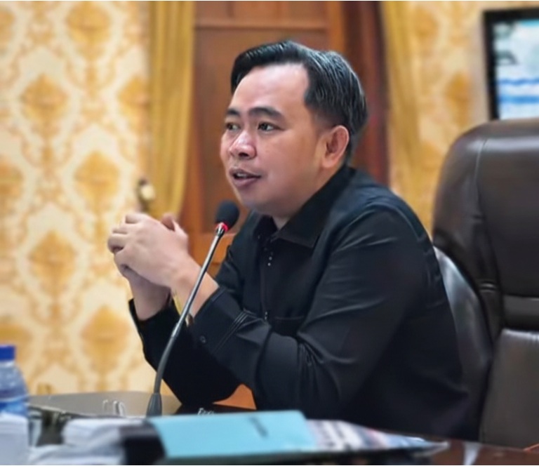 BERI PAPARAN: Bupati Fawait saat memimpin rakor bersama sejumlah stakeholder, di Pendapa Wahyawibawahraha, Jember, belum lama ini, terkait kesiapan Jember menggelar event akbar pada tahun 2026.