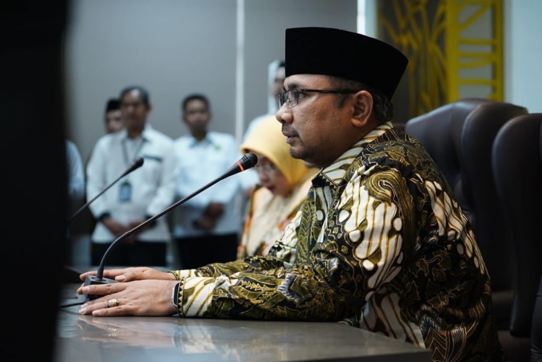 Eks Menag dan tahanann KPK Yaqut Cholil Qoumas saat menghadiri salah satu rapat pada tahun 2024 (ig:gisyaqut)