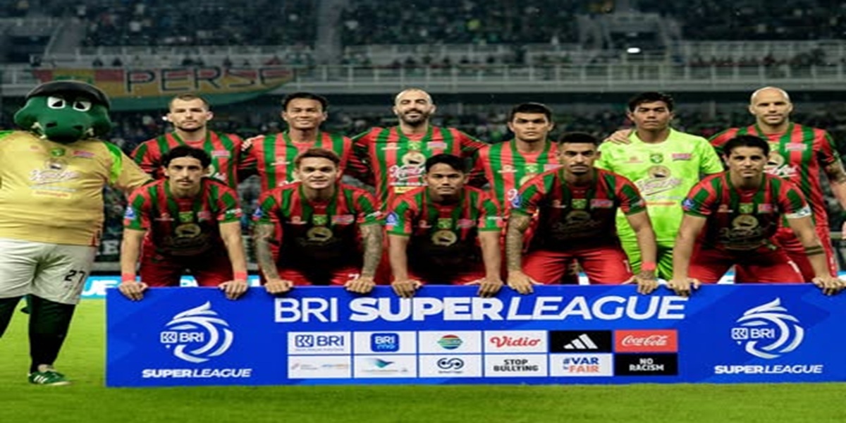 Skuad Persebaya saat menghadapi Bhayangkara FC. (DOK OFFICIAL PERSEBAYA)