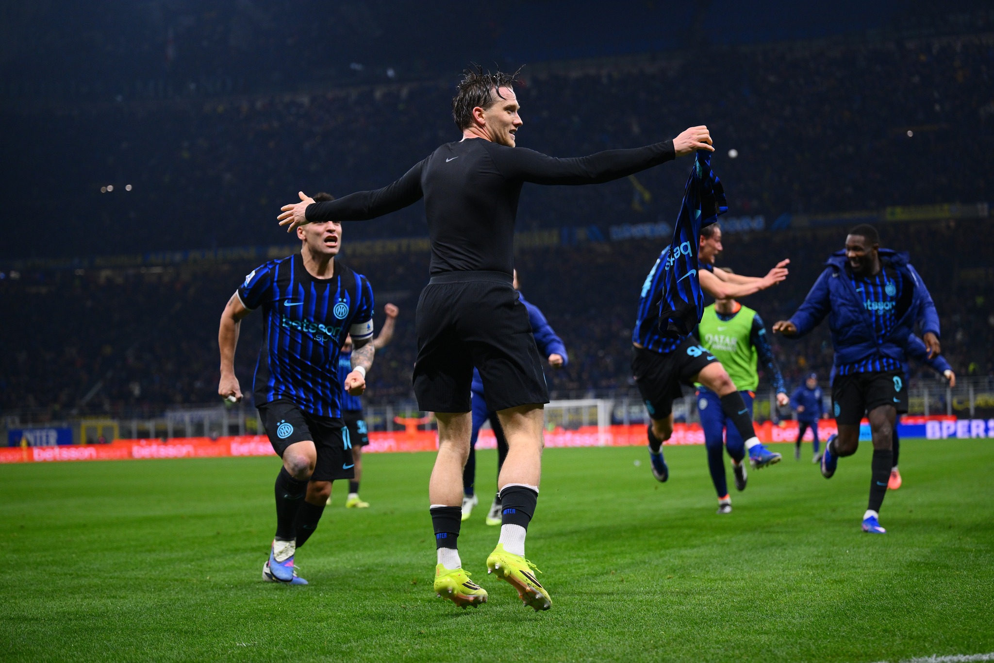 Selebrasi Piotr Zielinski Usai Inyer Milan Menang Lawan Juventus