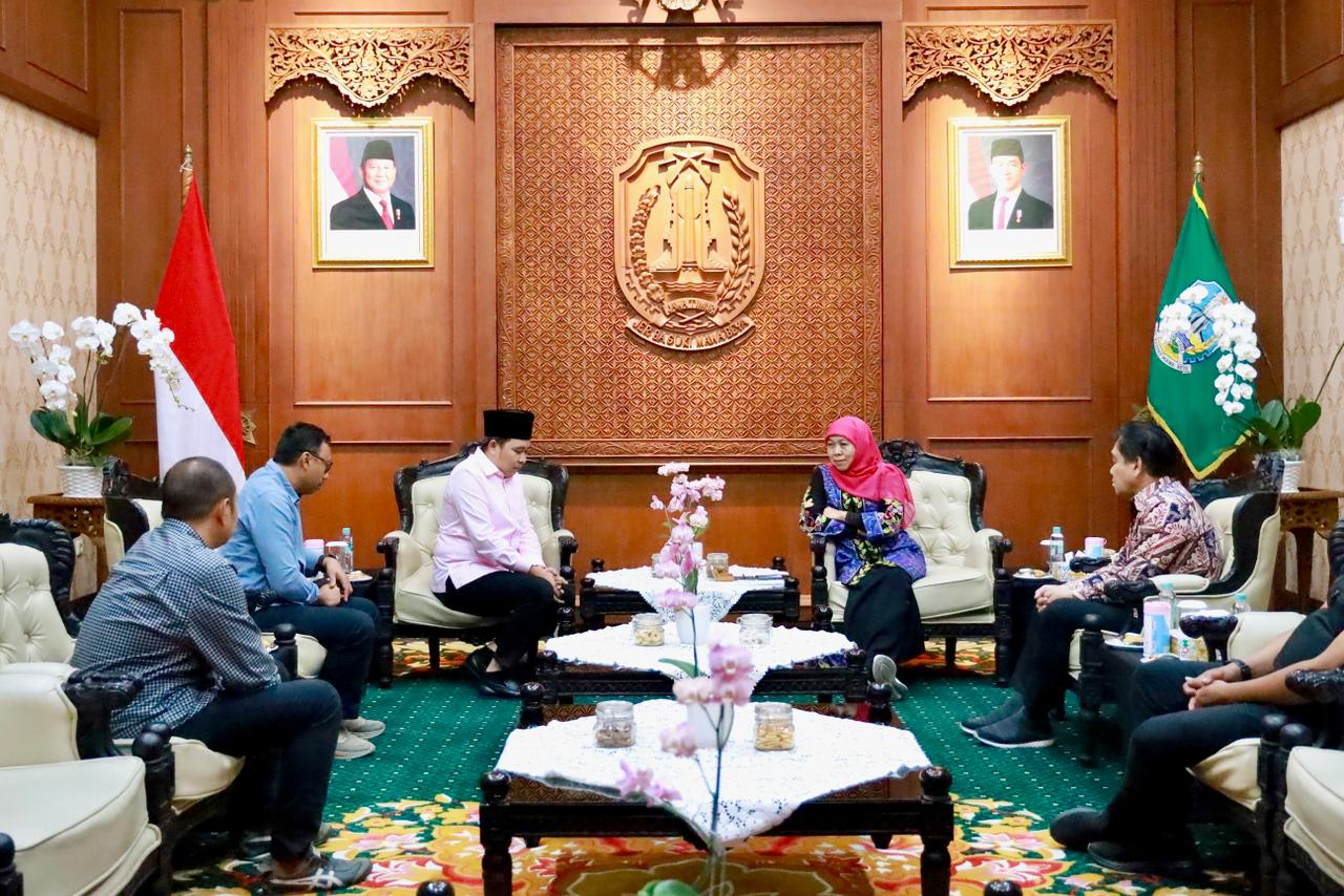 Bupati Fawait bersama jajaran saat menemui Gubernur Jatim Khofifah Indar Parawansa membahas kaitan banjir Jember. (Dok. Diskominfo).