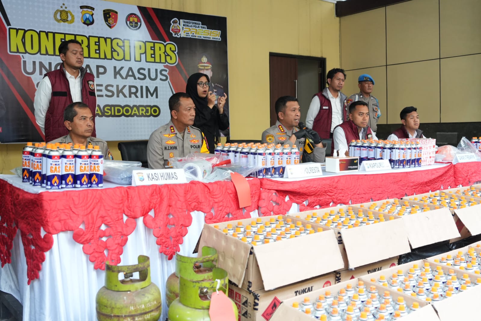 Gas portable hasil oplosan dengan gas elpiji subsidi 3 kilogram yang dipajang di Mapolresta Sidoarjo, (14/2/2026). (Dok. Polres)