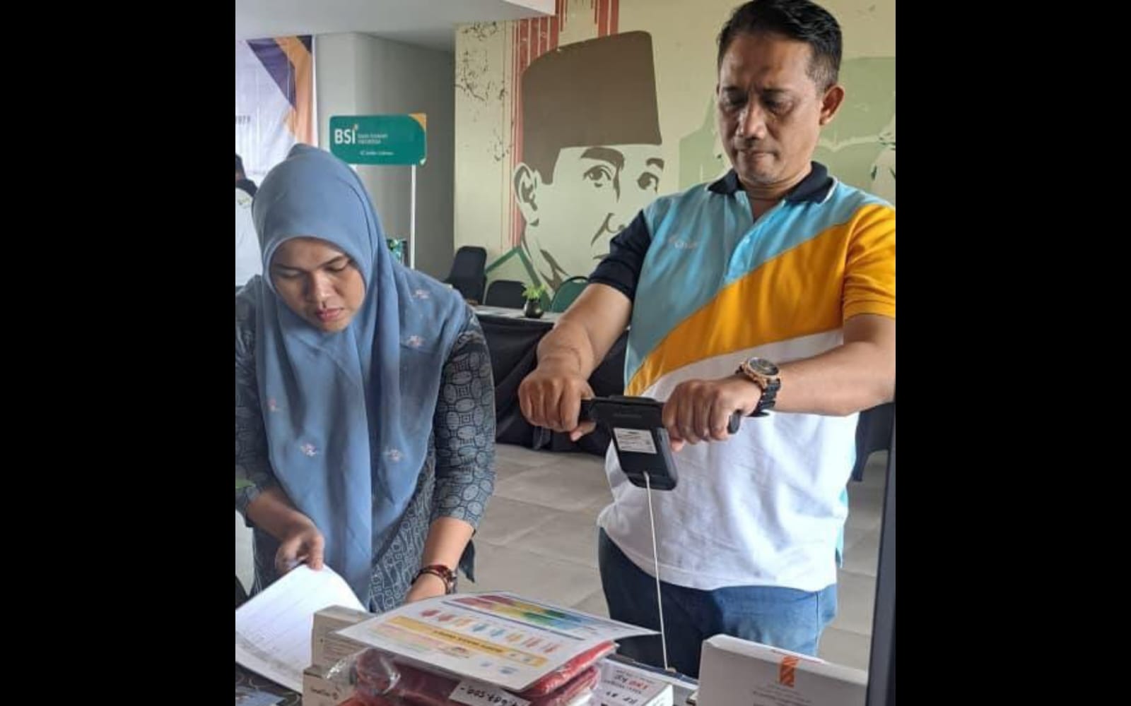 SEHAT BERSAMA: Dalam acara pelantikan pengurus IDI Jember, RSBS membuka stand pemeriksaan berat badan ideal secara gratis.
