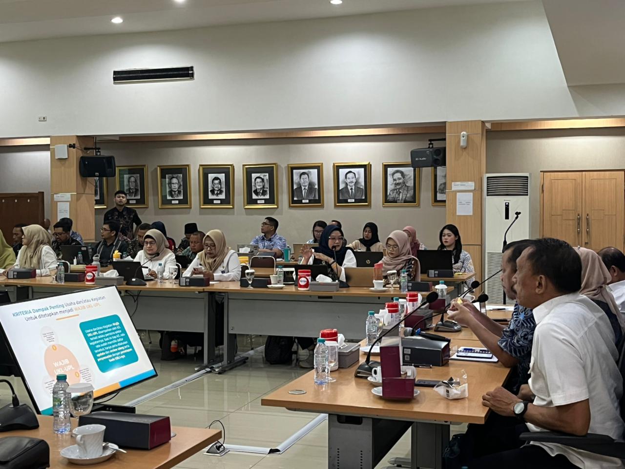 DIBAHAS: Sejumlah pihak saat melakukan FGD untuk pengawasan lahan dan aset negara.