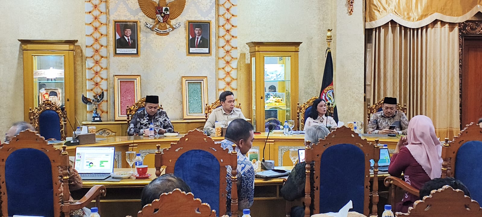 Bupati Fawait saat menerima lawatan dari jajaran Kemenkeu, PT SMI, dan PIP, di Pendopo Wahyawibawagraha, Jum