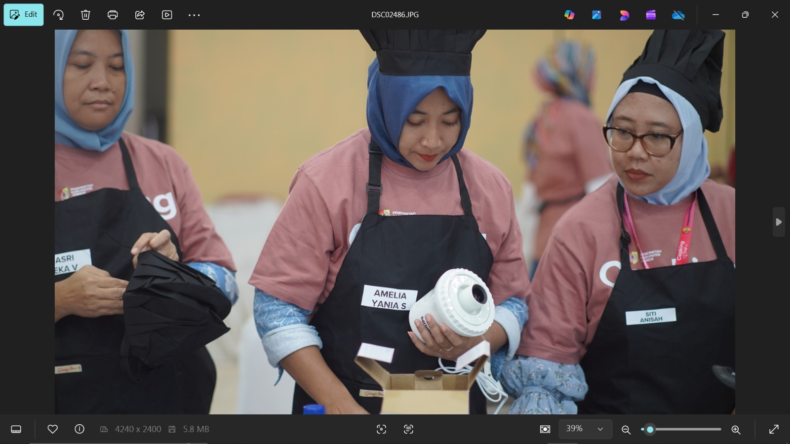 Peserta pelatihan memasak (FOTO: M ADHI SURYA/RADAR JEMBER)