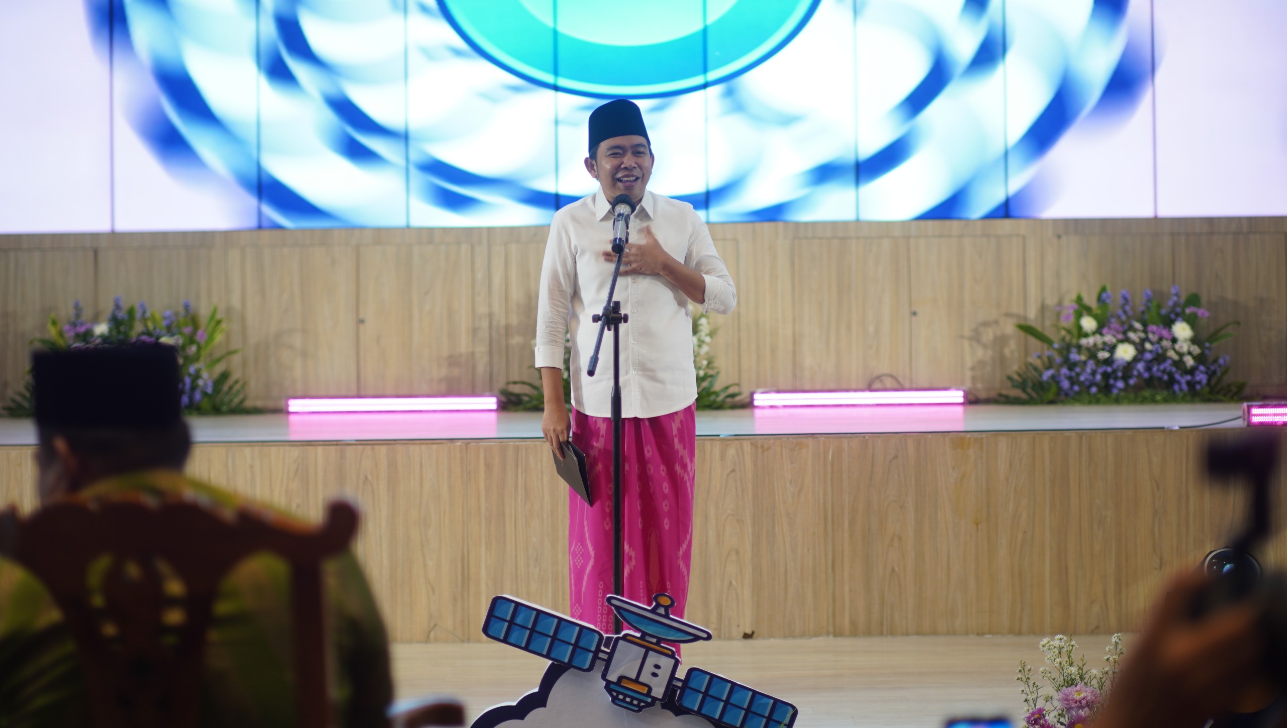 Bupati Fawait merayakan satu tahun masa kepemimpinannya, bersama lintas kalangan pejabat, tokoh masyarakat, pimpinan parpol, hingga Srikandi LSN, di pendapa Wahyawibawagraha (20/2/2026). (Yulio/JPRJ)