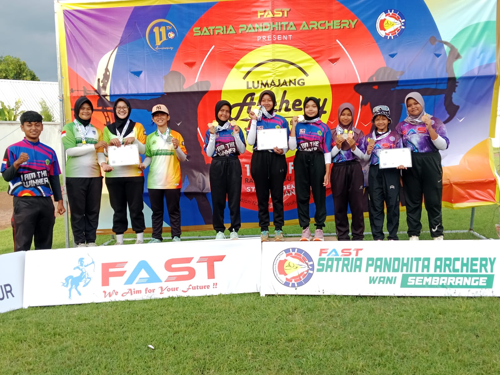 JUARA: Para pemanah Jember yang meraih medali di Lumajang Archery Tournament 2026. Ini menjadi sarana mengukur kekuatan dan mental menghadapi Popda serta Porprov Jatim.  