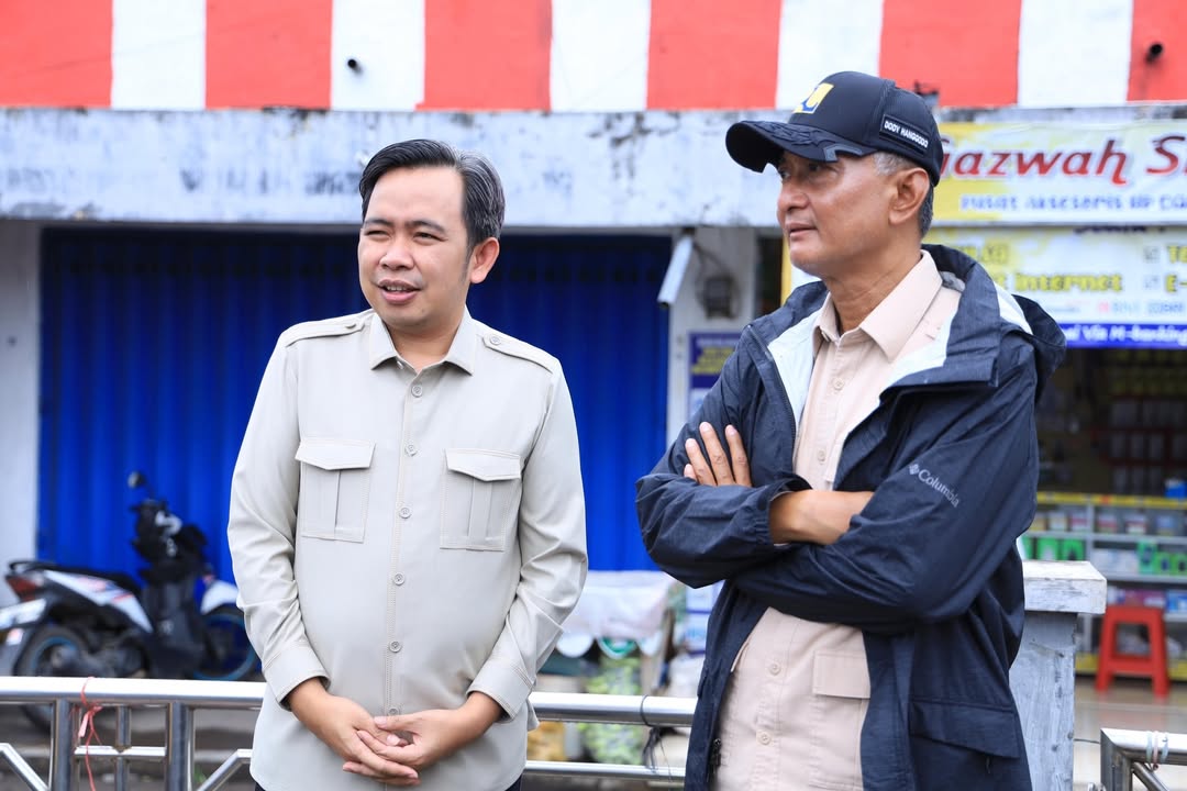 Menteri PU Dody Hanggodo dan Bupati Fawait, saat meninjau infrastruktur jalan, jembatan, bendungan, jalan, dan pasar, yang akan digeber pengerjaannya tahun 2026 ini. (Dok. Gus Fawait)