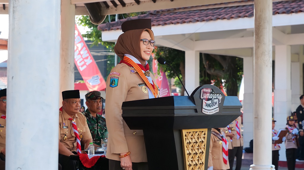 FOTO: Bupati Lumajang Indah Amperawati saat memberikan arahan, beberapa waktu lalu. (ATIEQSON MAR IQBAL/RAME) 