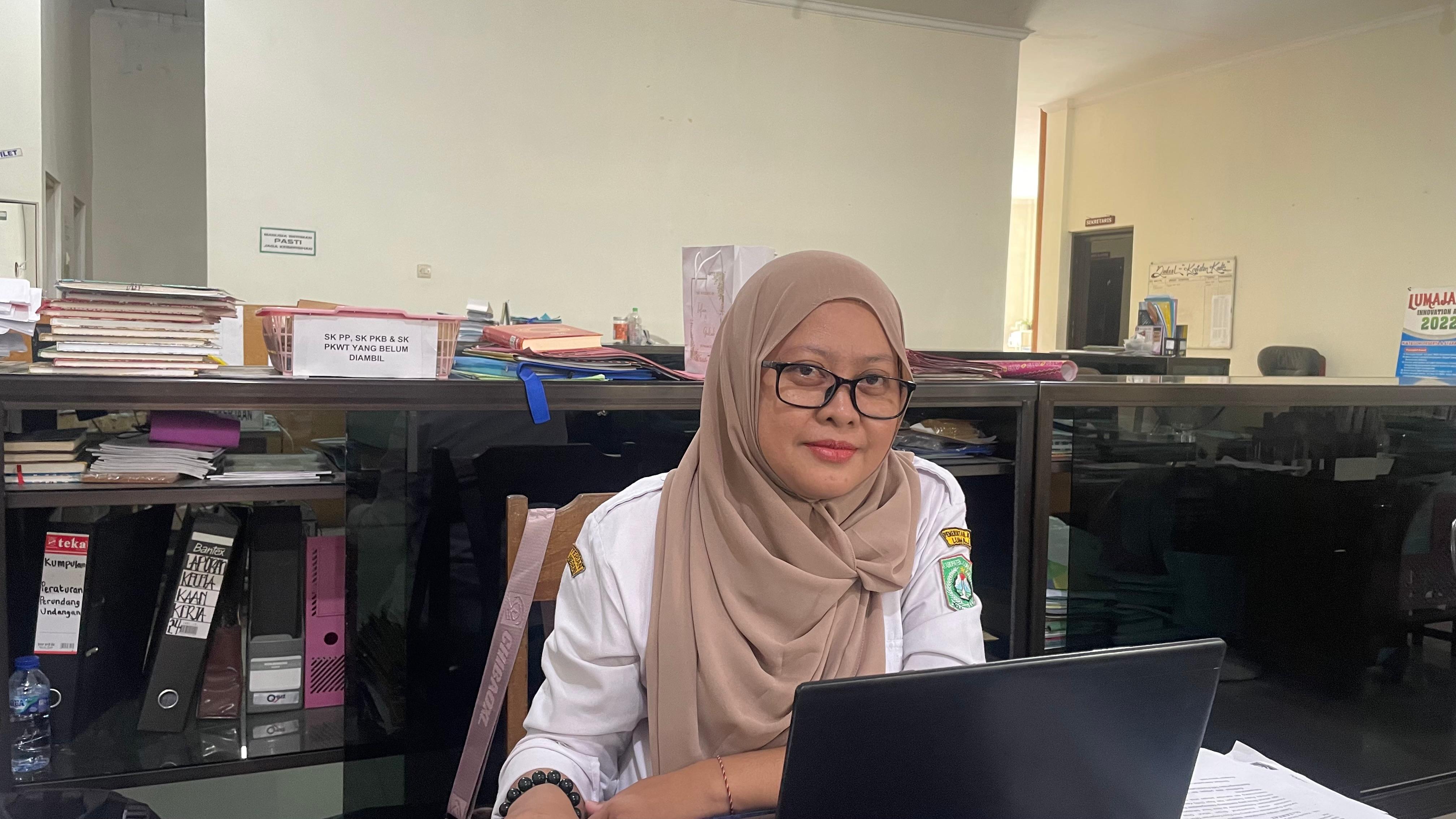 FOTO: Mediator Hubungan Industrial Dinas Tenaga Kerja (Disnaker) Lumajang, Betty Triana