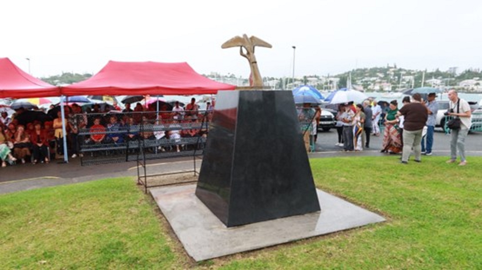 PRASTASTI: Monumen Kedatangan Pertama Suku Jawa di New Caledonia. Wilayah otonomi khusus Prancis di Pasifik Selatan, sebelah timur Australia.