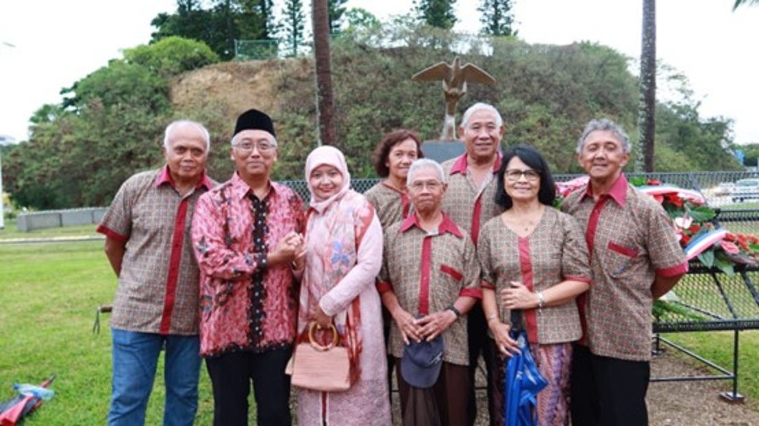 KEBERSAMAAN: Konjen RI di Kaledonia Baru, Bambang Gunawan bersama Warga Kaledonia Baru keturunan Jawa saat acara 130 tahun Komunitas Jawa di Kaledonia Baru.&nbsp;