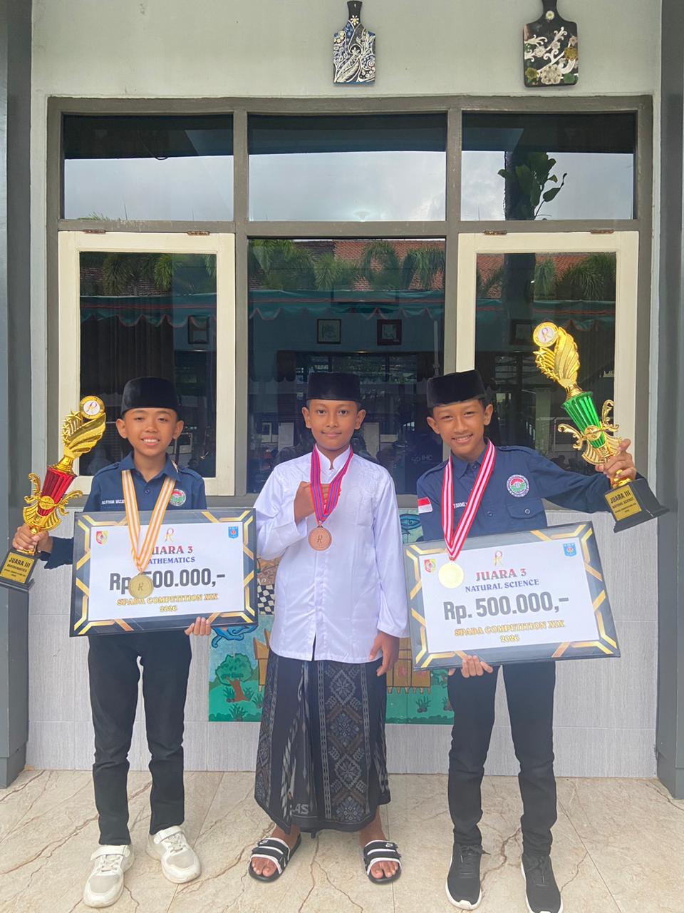Siswa MI Unggulan Nuris Jember Borong 3 Medali Kompetisi Nasional