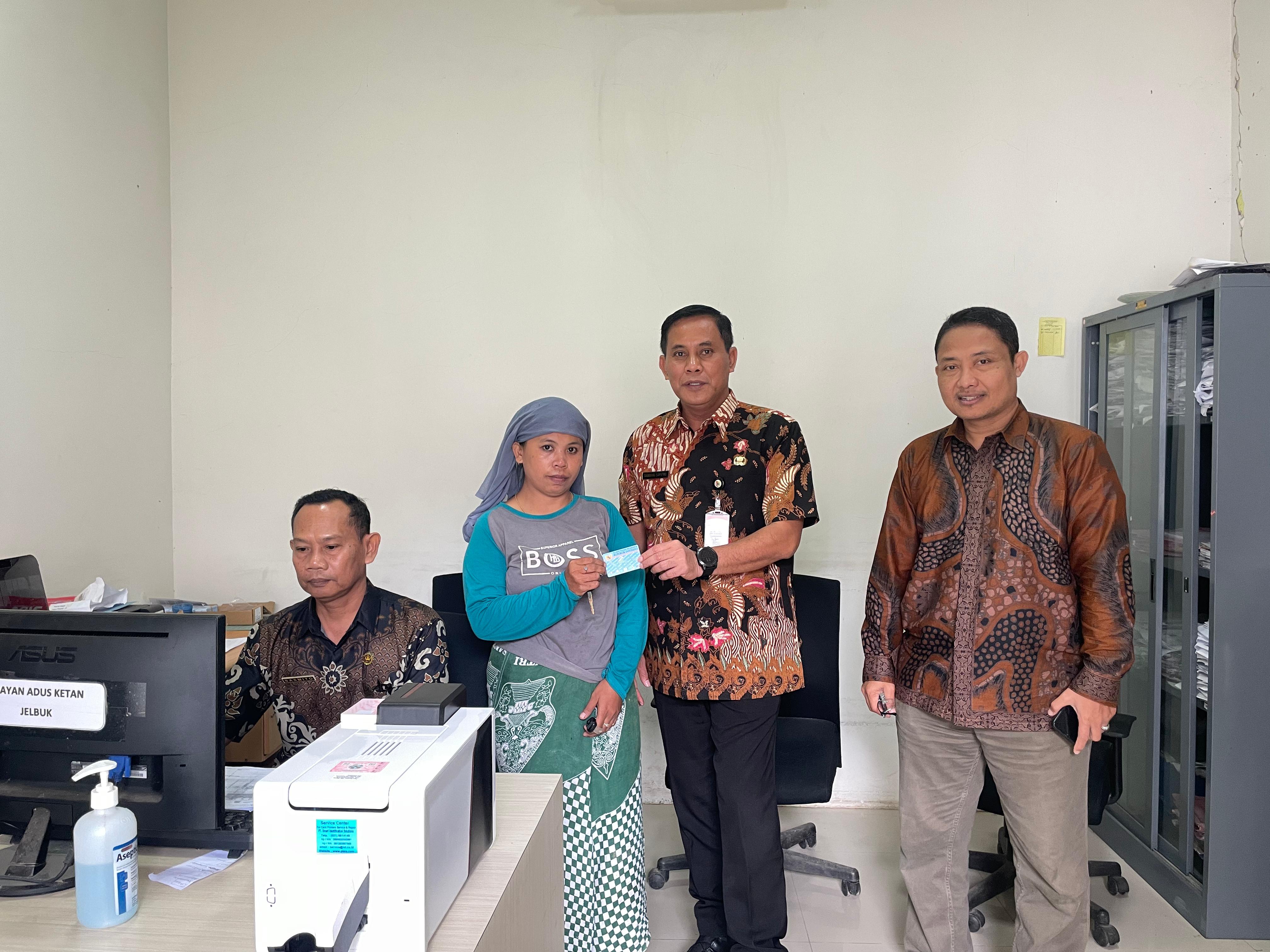 Pelayanan adminduk lebih mudah di Kecamatan, Kadisdukcapil Pantau langsung proses pelayanan. 