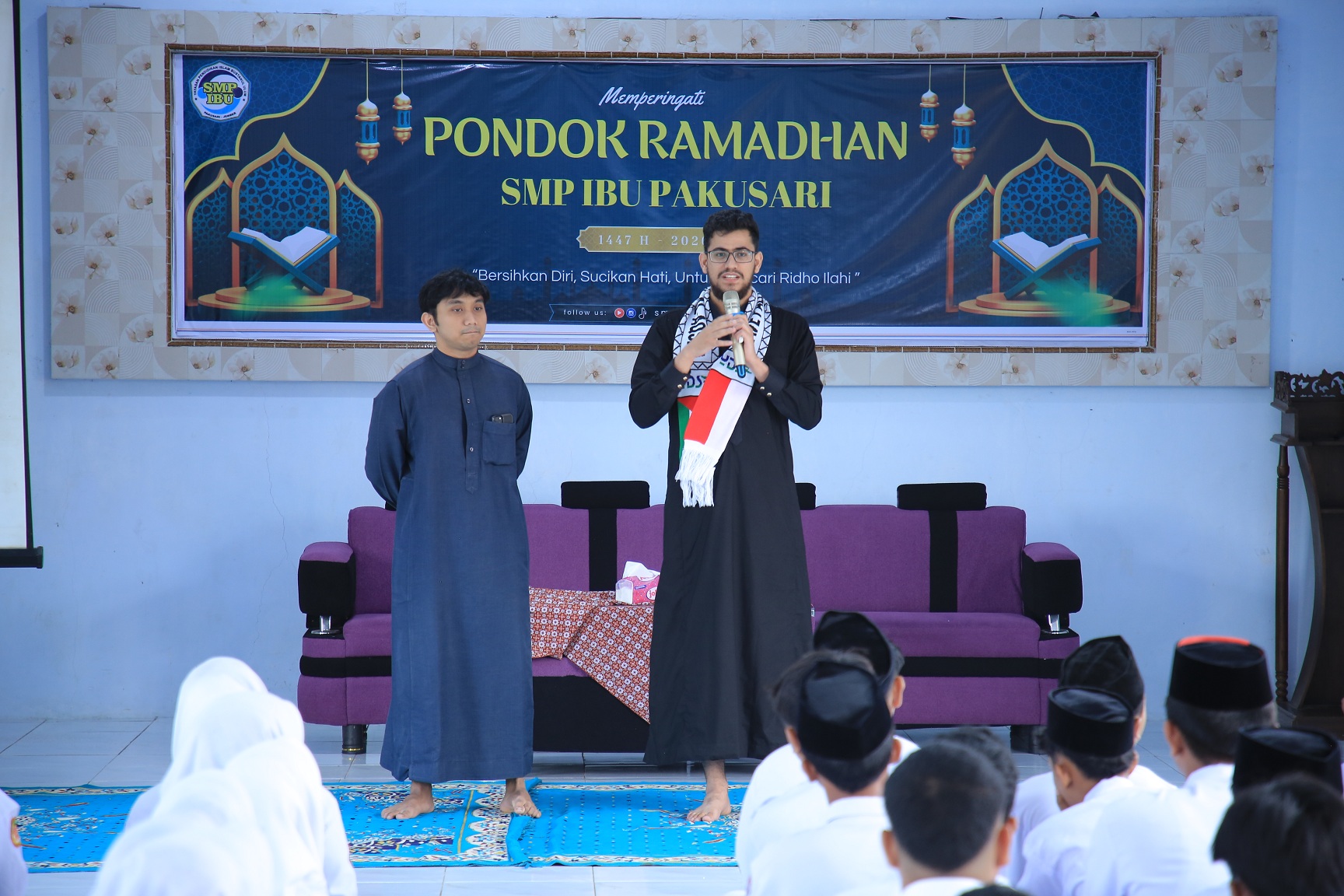 PERDANA: Hafiz asal Palestina Sajed Al Haddad saat mengisi Pondok Ramadan di SMK IBU Pakusari, Rabu pagi (4/3).&nbsp;