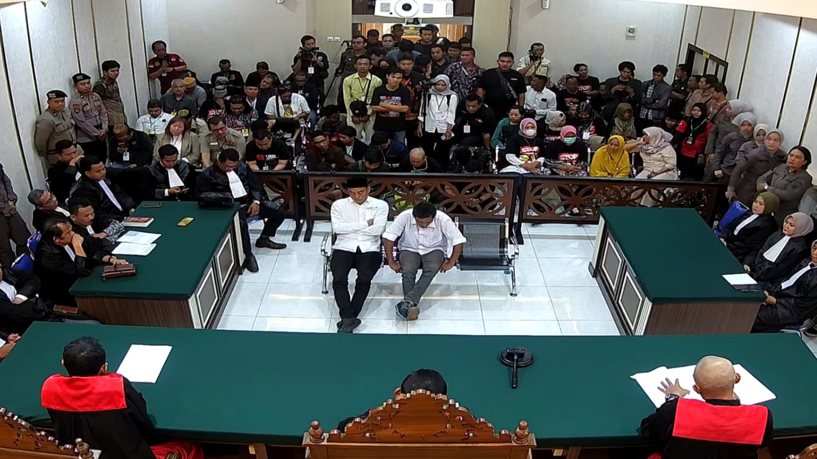 Foto Sidang Pembacaan Putusan Perkara Botok dan Teguh Istiyanto. Dokumentasi Humas PN Pati. 