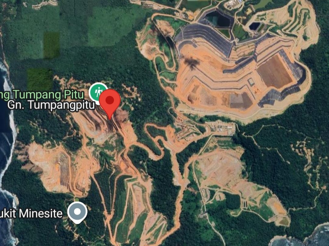 Penampakan tambang emas tumpang pitu Banyuwangi dari citra satelit